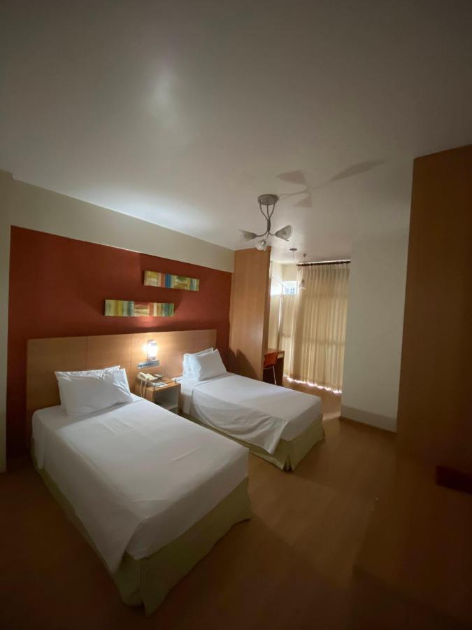 Liber Hotel Nova Serrana - Conforto Na Rota Da Br-262 Экстерьер фото