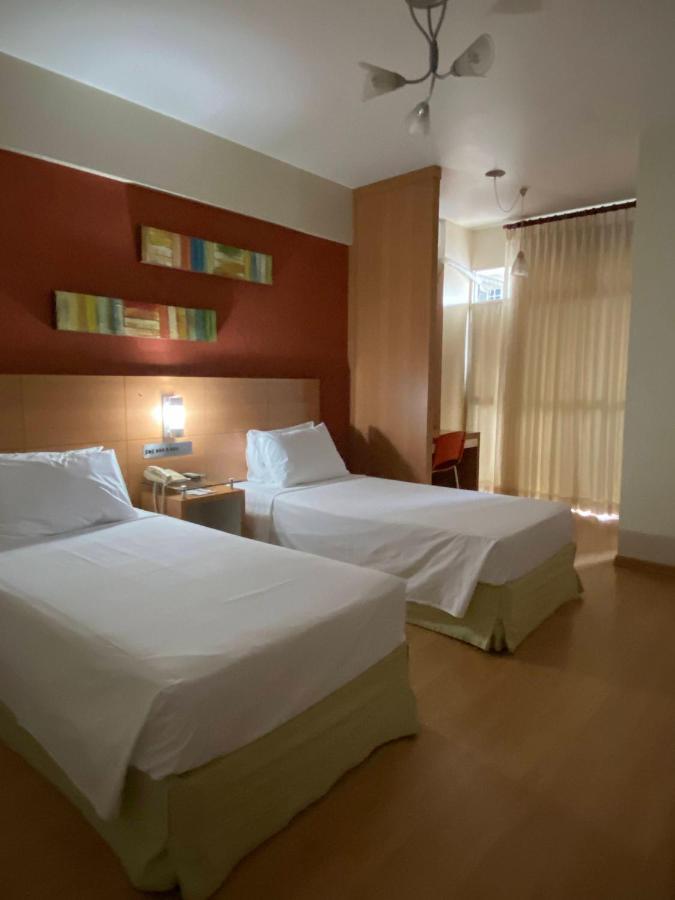 Liber Hotel Nova Serrana - Conforto Na Rota Da Br-262 Экстерьер фото
