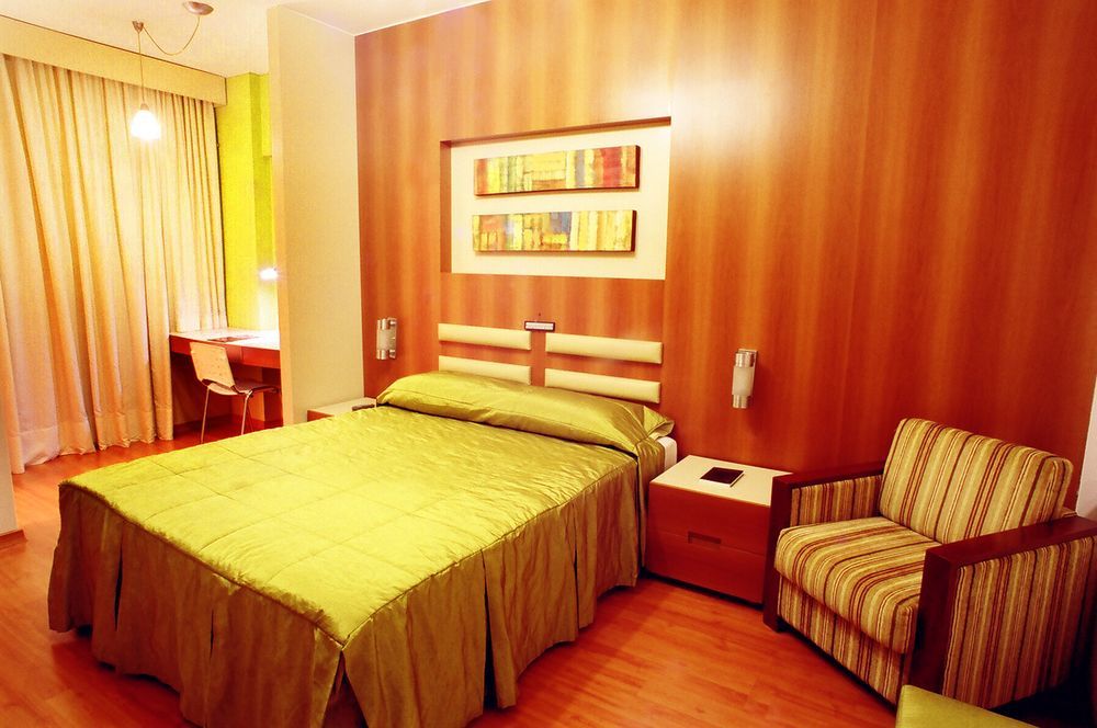 Liber Hotel Nova Serrana - Conforto Na Rota Da Br-262 Экстерьер фото